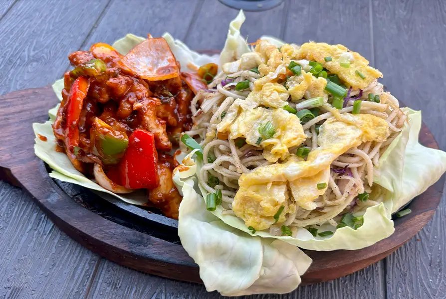 Noodle Sizzler with Chilli Chicken
